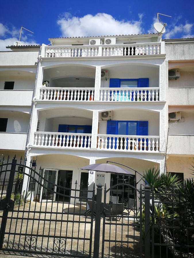 Ohana Lodge Vrsar Exterior foto